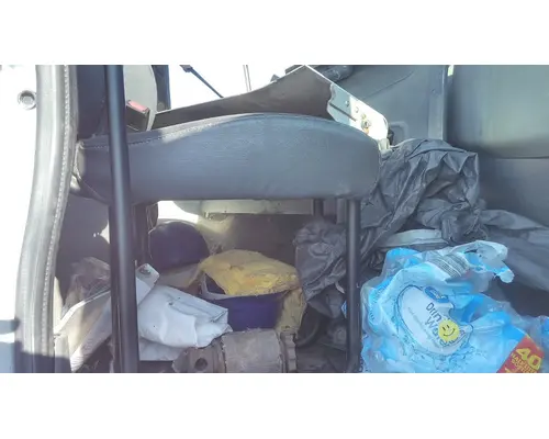 INTERNATIONAL 8600 SEAT, FRONT