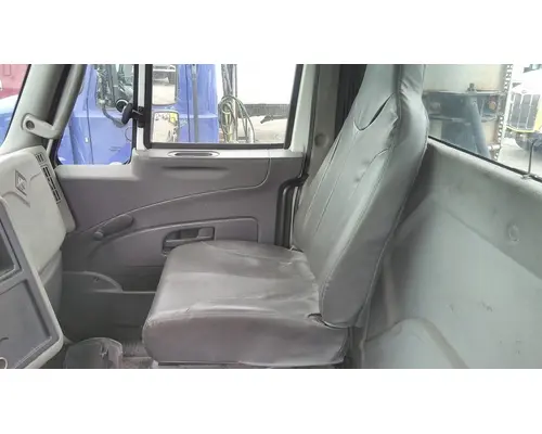 INTERNATIONAL 8600 SEAT, FRONT