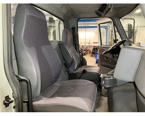 INTERNATIONAL 8600 Seat (non-Suspension)