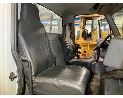 INTERNATIONAL 8600 Seat (non-Suspension)