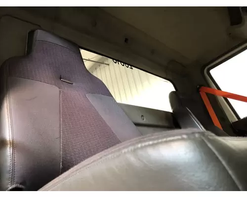INTERNATIONAL 8600 Seat (non-Suspension)