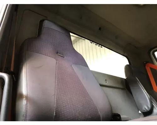 INTERNATIONAL 8600 Seat (non-Suspension)