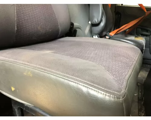 INTERNATIONAL 8600 Seat (non-Suspension)
