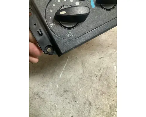 INTERNATIONAL 8600 Temperature Control