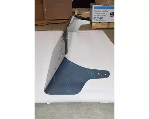 INTERNATIONAL 9000 Sun Visor (External)