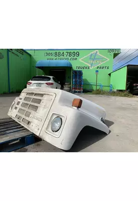 INTERNATIONAL 900 Hood