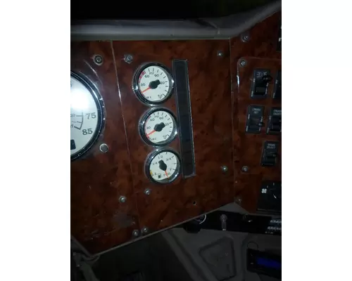 INTERNATIONAL 9100 / 9200 / 9400 Instrument Cluster