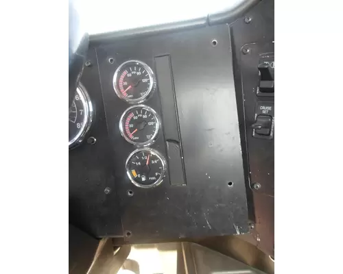 INTERNATIONAL 9100 / 9200 / 9400 Instrument Cluster