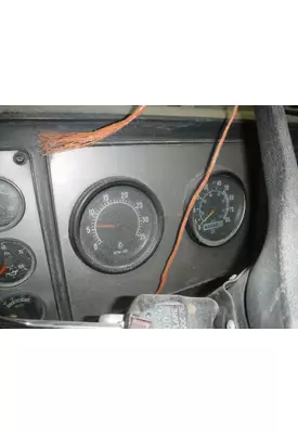 INTERNATIONAL 9100 / 9200 / 9400 Instrument Cluster