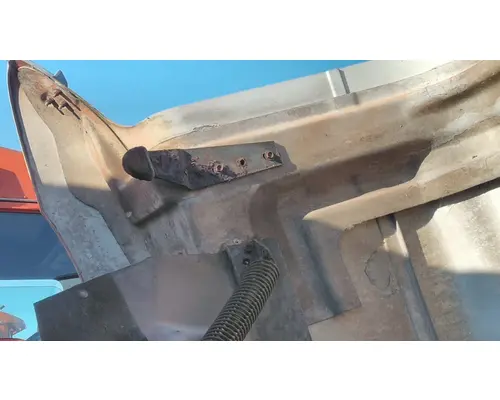 INTERNATIONAL 9100 1997-2000 HOOD