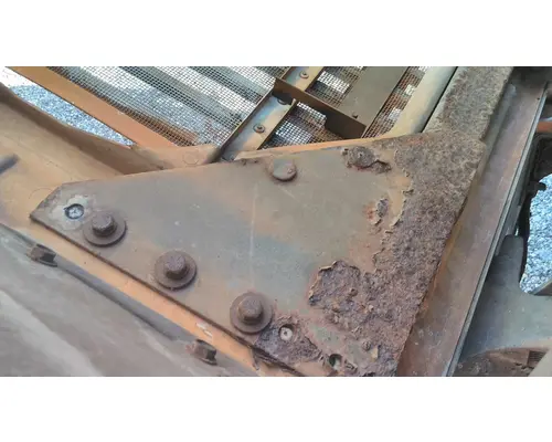 INTERNATIONAL 9100 1997-2000 HOOD