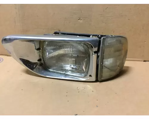 INTERNATIONAL 9100I 2000-2003 HEADLAMP ASSEMBLY