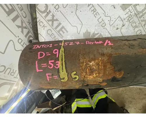 INTERNATIONAL 9100I Air Tank