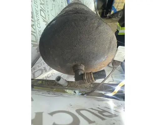 INTERNATIONAL 9100I Air Tank