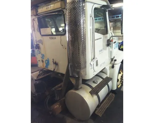 INTERNATIONAL 9100I CAB
