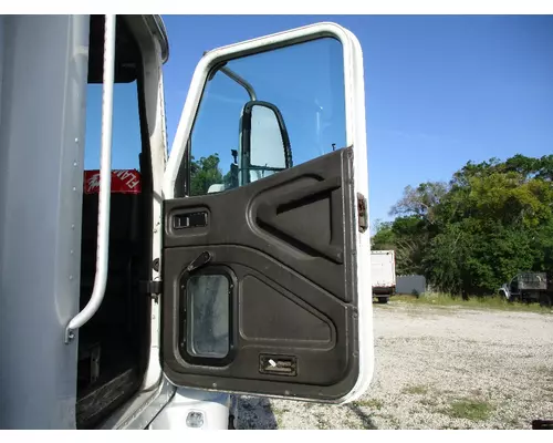 INTERNATIONAL 9100I DOOR ASSEMBLY, FRONT