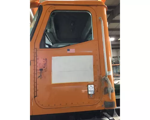 INTERNATIONAL 9100I DOOR ASSEMBLY, FRONT