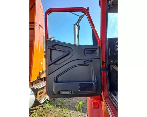 INTERNATIONAL 9100I DOOR ASSEMBLY, FRONT