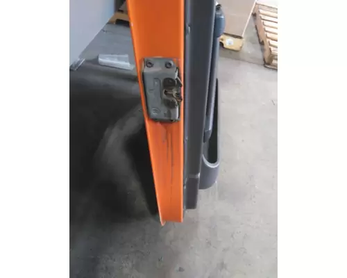 INTERNATIONAL 9100I DOOR ASSEMBLY, FRONT