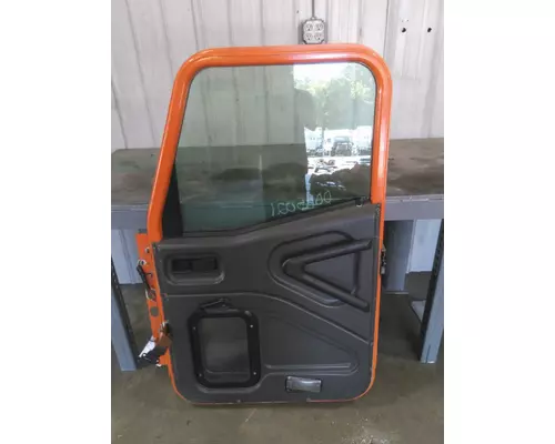 INTERNATIONAL 9100I DOOR ASSEMBLY, FRONT