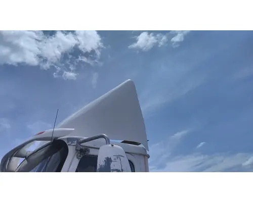 INTERNATIONAL 9100I FAIRING, WIND DEFLECTOR ROOF