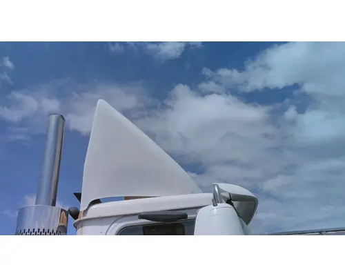 INTERNATIONAL 9100I FAIRING, WIND DEFLECTOR ROOF