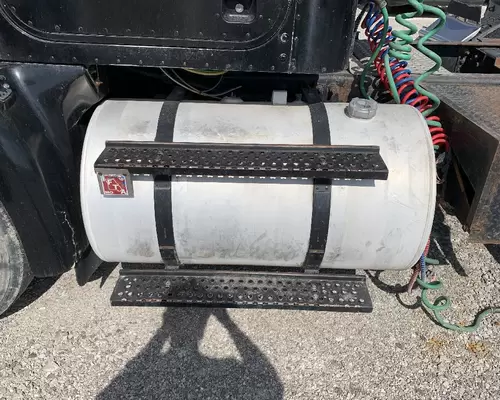 INTERNATIONAL 9100I Fuel Tank