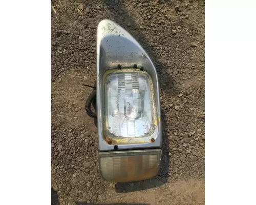 INTERNATIONAL 9100I HEADLAMP ASSEMBLY