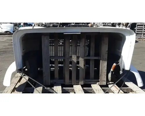 INTERNATIONAL 9100I Hood