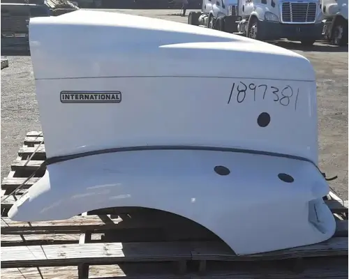 INTERNATIONAL 9100I Hood