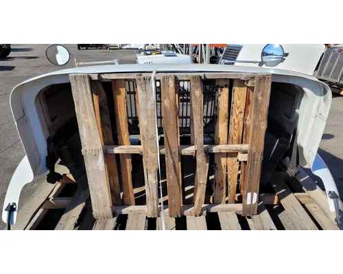 INTERNATIONAL 9100I Hood