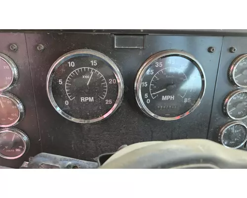 INTERNATIONAL 9100I Instrument Cluster