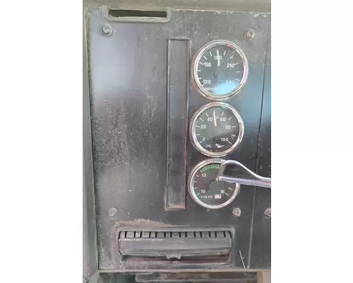 INTERNATIONAL 9100I Instrument Cluster