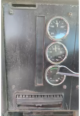 INTERNATIONAL 9100I Instrument Cluster