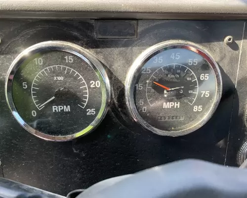 INTERNATIONAL 9100I Instrument Cluster