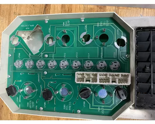 INTERNATIONAL 9100I Instrument Cluster