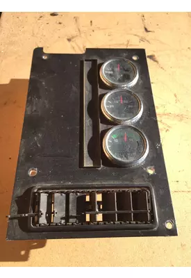 INTERNATIONAL 9100I Instrument Cluster