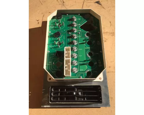 INTERNATIONAL 9100I Instrument Cluster