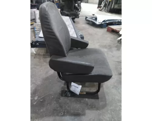 INTERNATIONAL 9100I SEAT, FRONT