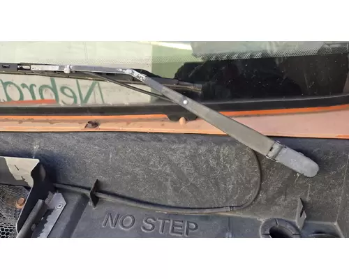 INTERNATIONAL 9100I Windshield Wiper Arm