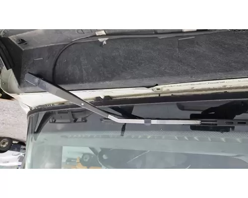 INTERNATIONAL 9100I Windshield Wiper Arm