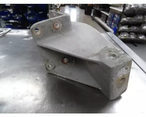 INTERNATIONAL 9100 CAB MOUNT,BRACKET