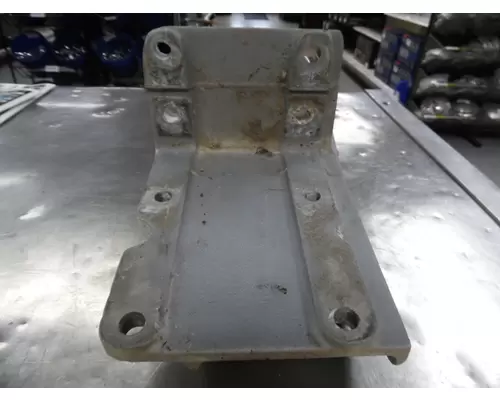 INTERNATIONAL 9100 CAB MOUNT,BRACKET