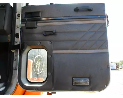 INTERNATIONAL 9100 DOOR ASSEMBLY, FRONT