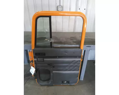 INTERNATIONAL 9100 DOOR ASSEMBLY, FRONT