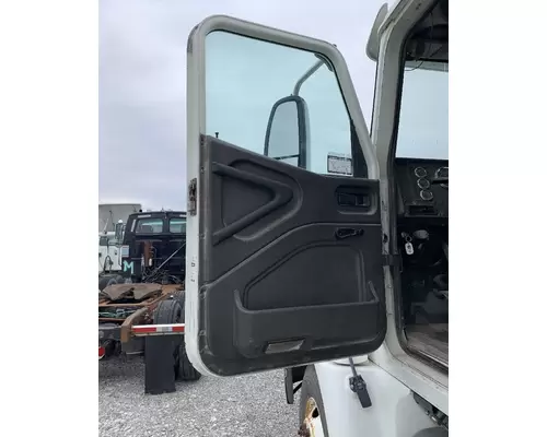 INTERNATIONAL 9100 Door Assembly, Front