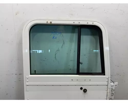 INTERNATIONAL 9100 Door