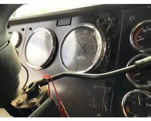 INTERNATIONAL 9100 GAUGE CLUSTER