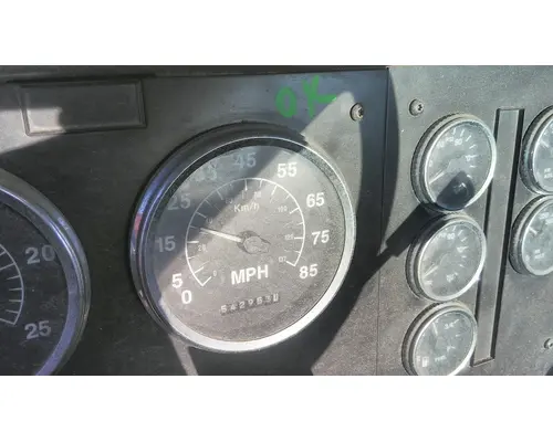 INTERNATIONAL 9100 GAUGE SPEEDOMETER