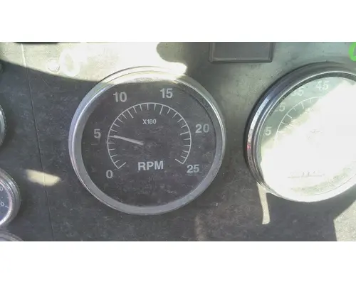 INTERNATIONAL 9100 GAUGE TACHOMETER